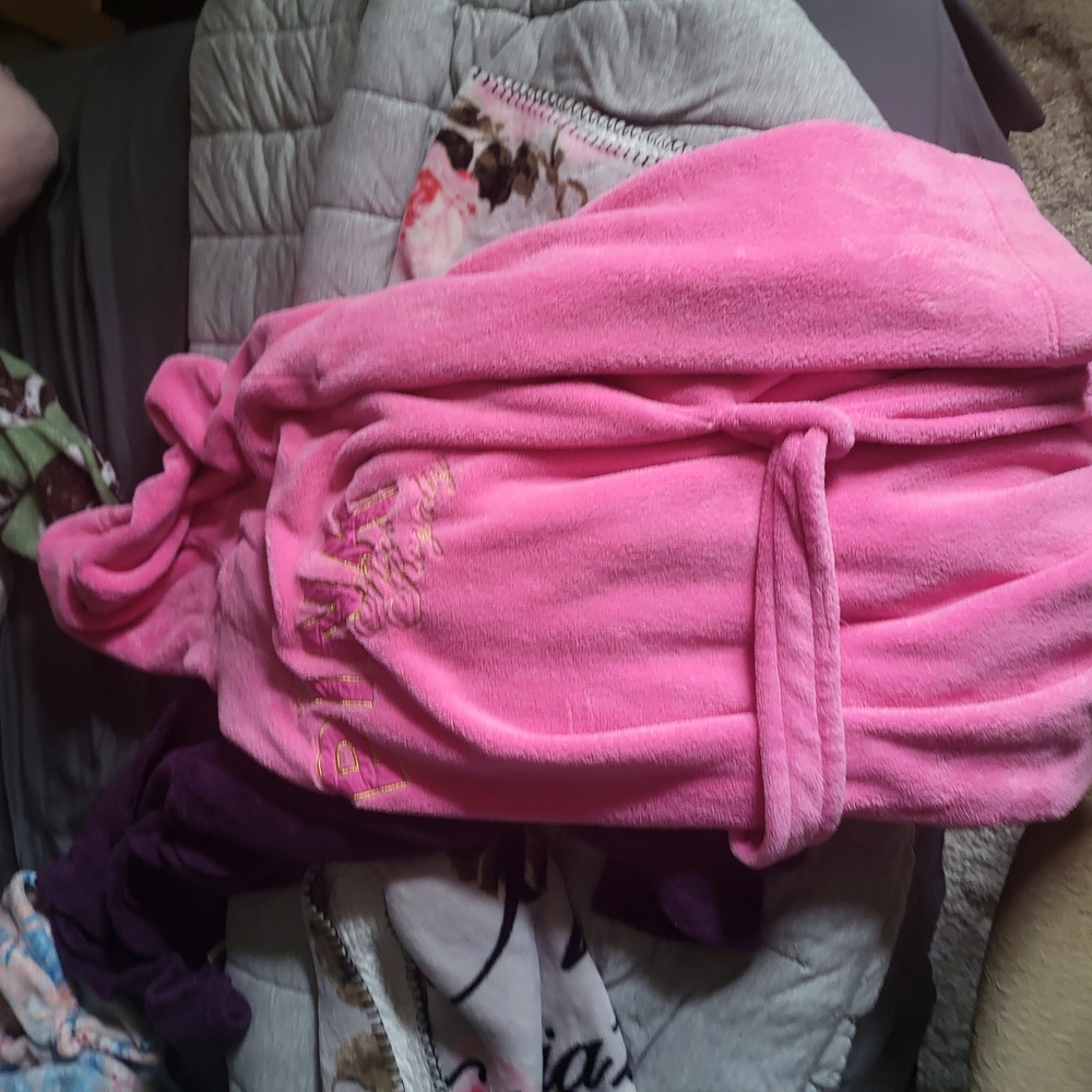 Victoria Secrets PINK ROBE - Picture 4 of 6